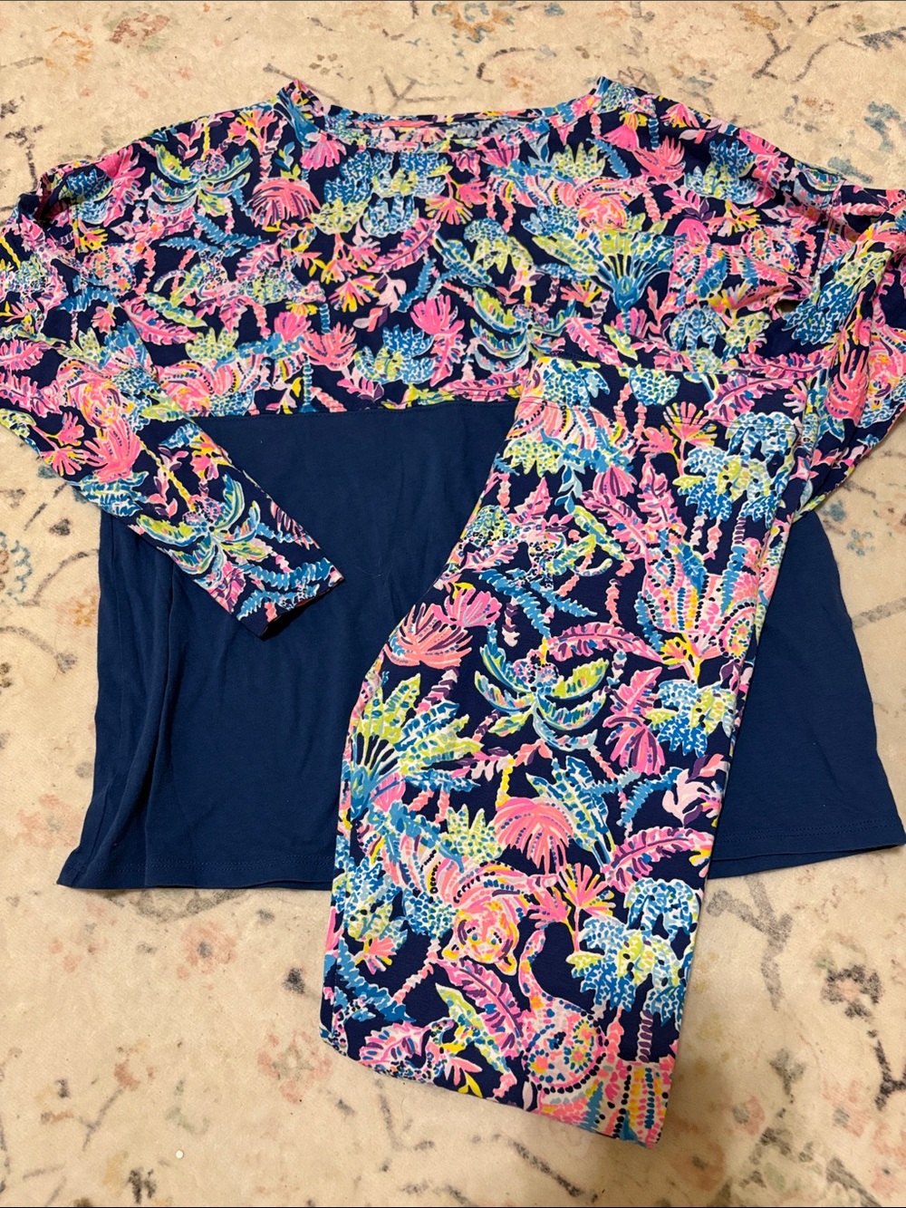 Lilly Pulitzer Girls Navy Multicolor Tropical Print Top & Leggings. Size 12/14.